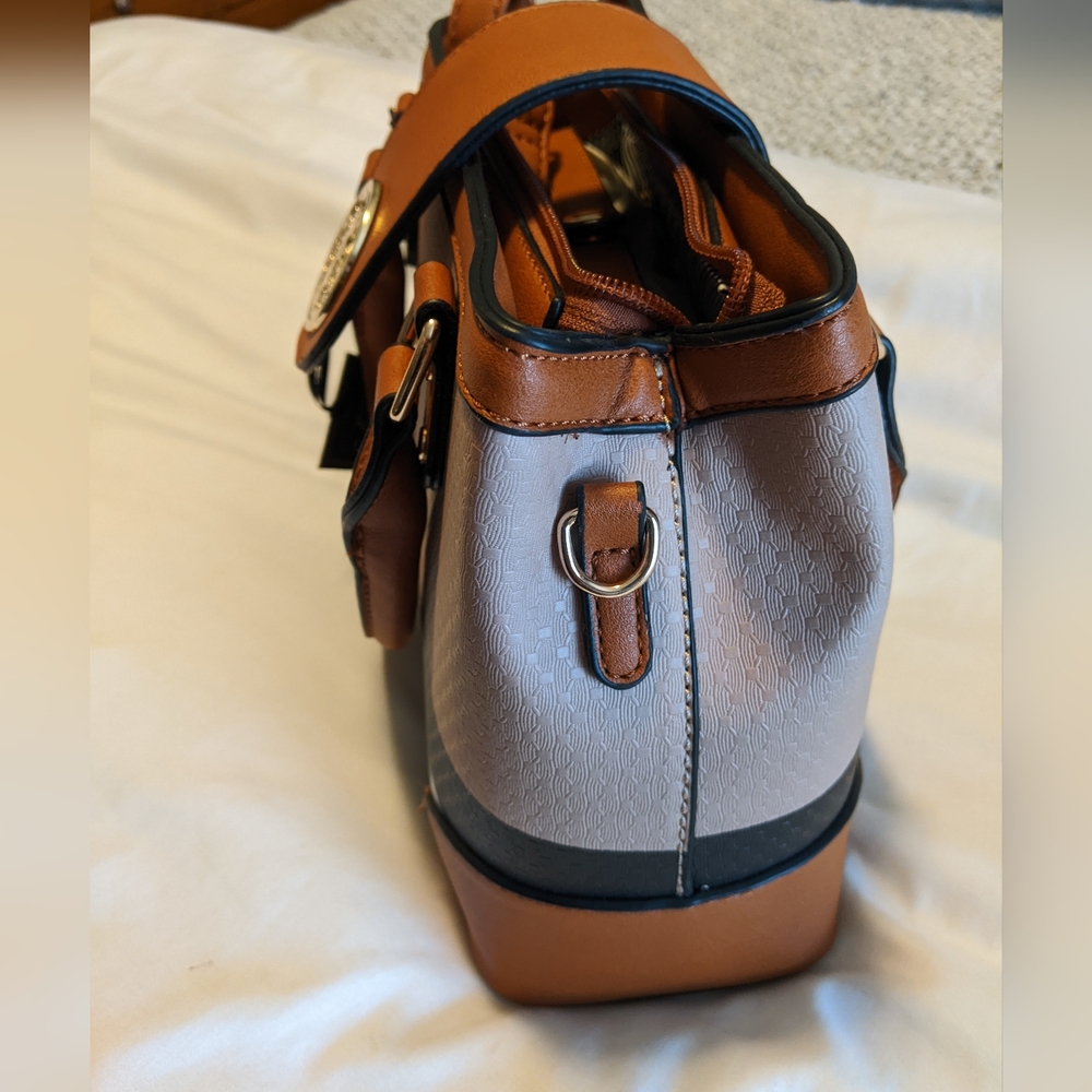 Deluxity Los Angeles purse - Picture 7 of 8